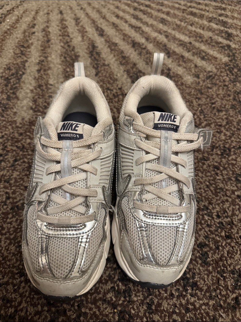 Nike Kids Vomero 5 Silver and Tan Sneakers